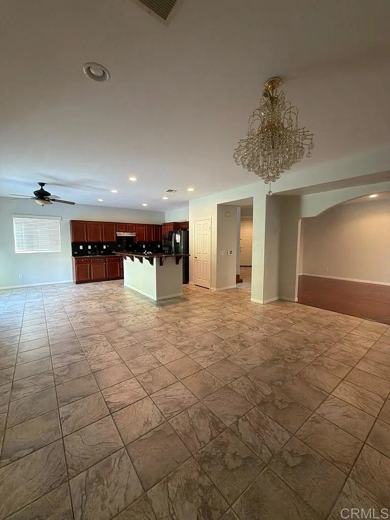 4 bed, 2.5 bath, 2384 sqft, $5,400 — Photo 3