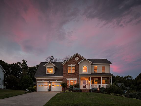3rd image of 3220 Baybrook Dr