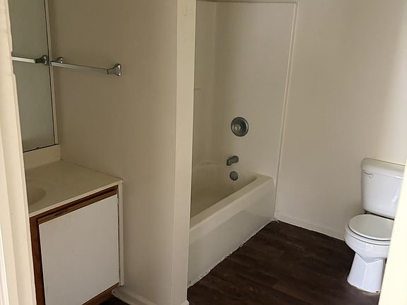 4th image of 1120 Minns Dr APT 16