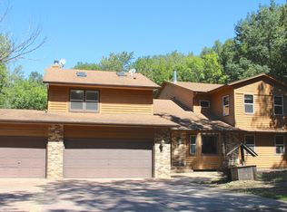 5480 Dahlgren Rd, Chaska, MN 55318