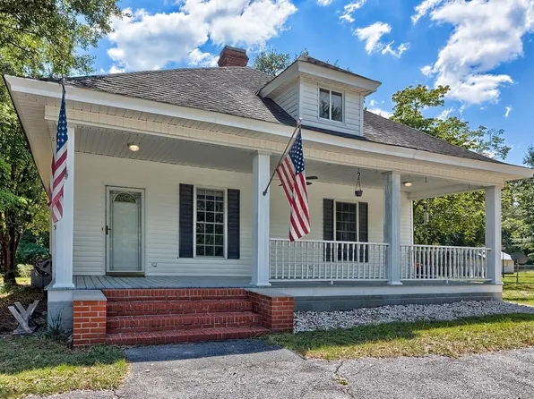 913 Old Stagecoach Rd, Camden, SC 29020