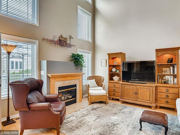 4th image of 624 Sutherland Dr