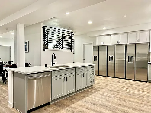 1587 West 35th Street Photo 1