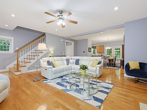 5th image of 23 Williamsburg Way Unit 23