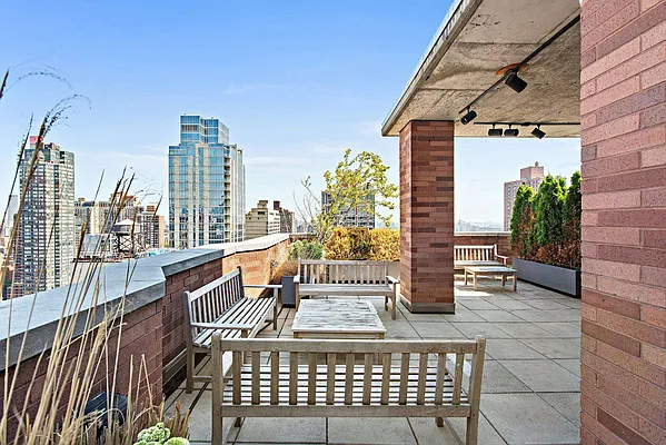 Rented by Keller Williams NYC | media 12