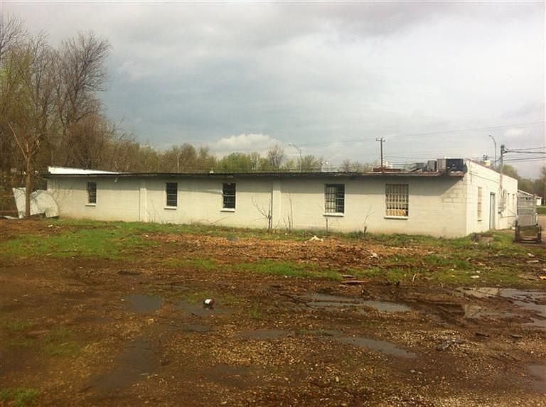 2nd image of 3616 W Chestnut Expy