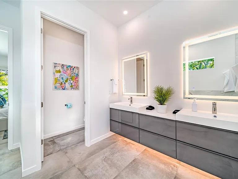 2585 Clematis St — Photo 31