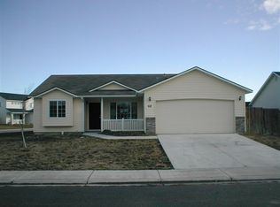 68 Pleasant Hill Dr, Nampa, ID 83651