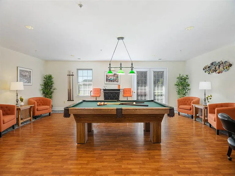 Kentlands Manor — Photo 14