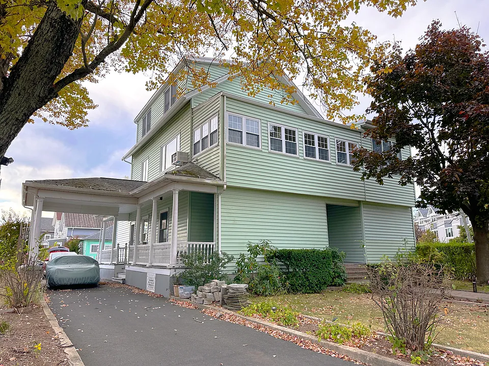 262 East Ave #3