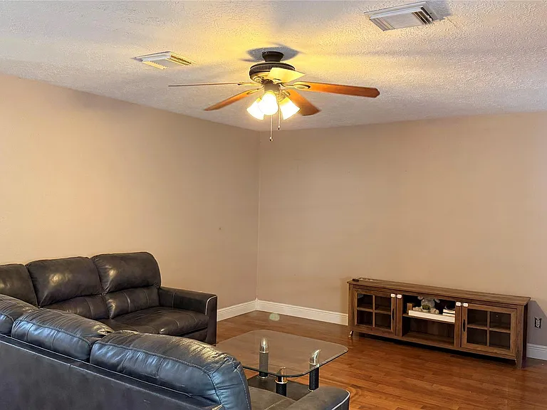 10310 Hedge Way Dr — Photo 10