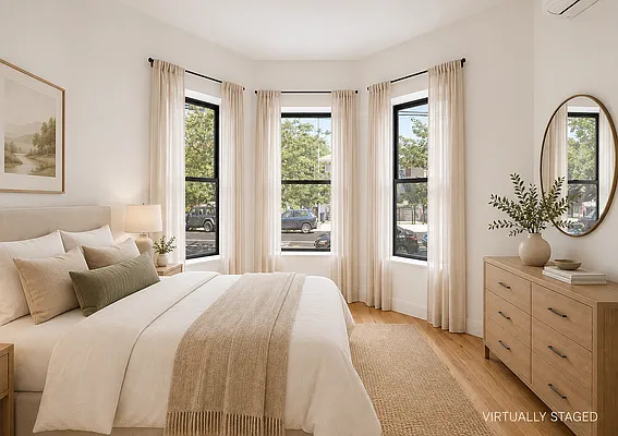 Bedroom, photo 1