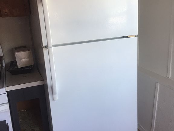 2nd image of 628 Burrell Ave Trailer 14