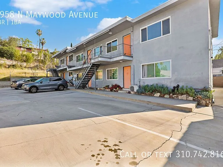 4958 N Maywood Ave — Photo 15
