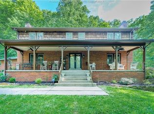 999 Old Point Rd, Saint Albans, WV 25177