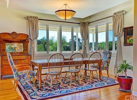 3rd image of 39570 Avenida La Cresta
