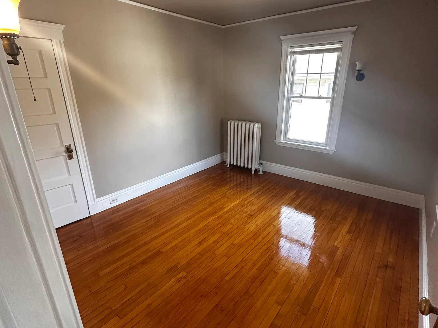 3 bed, 1350 sqft, $3,200 — Photo 2