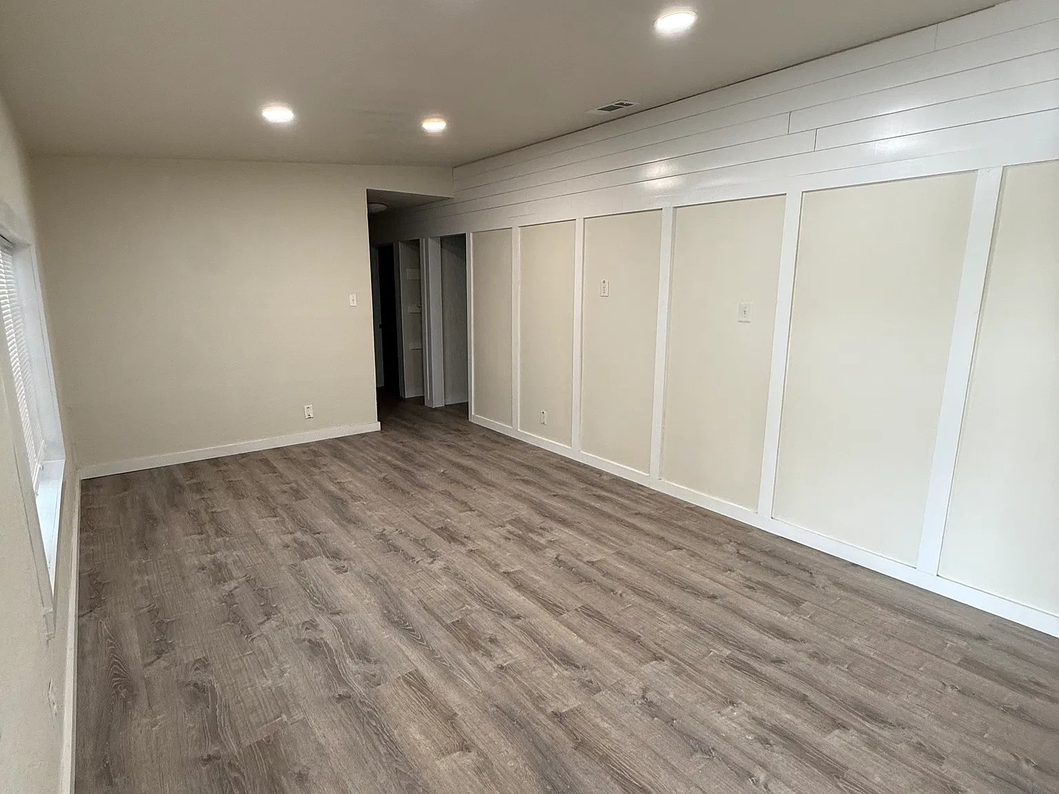 4 bed, 2327 sqft, $1,900 — Photo 3