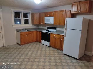 221 W Broad St APT A, Gibbstown, NJ 08027