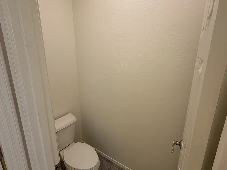 2146 W Tobias Way — Photo 22