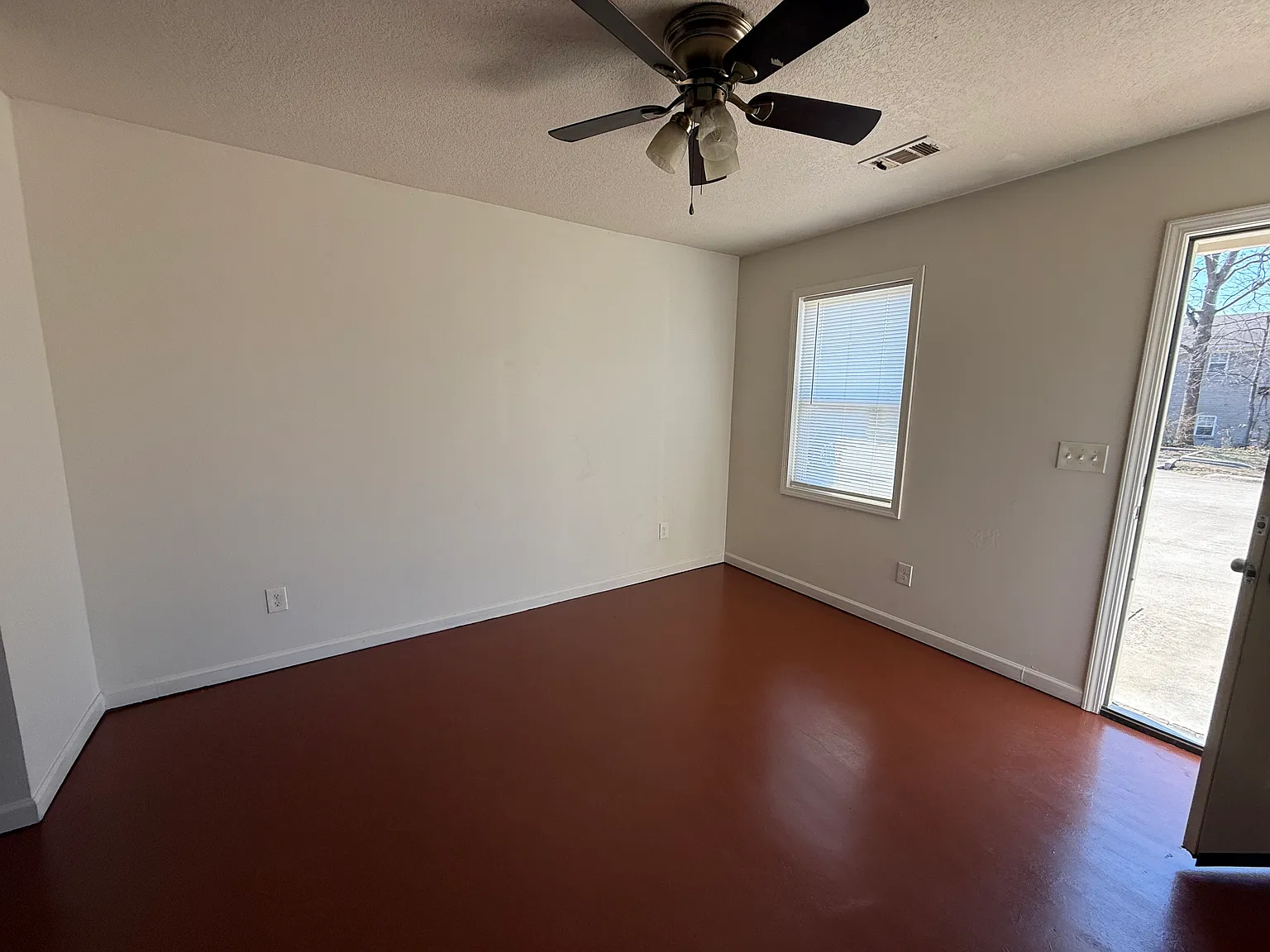2 bed, $895 — Photo 2
