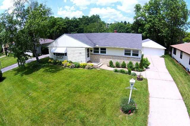 1st image of 924 W Theresa Ln