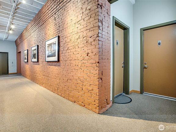 4th image of 1120 Cliff Avenue #304