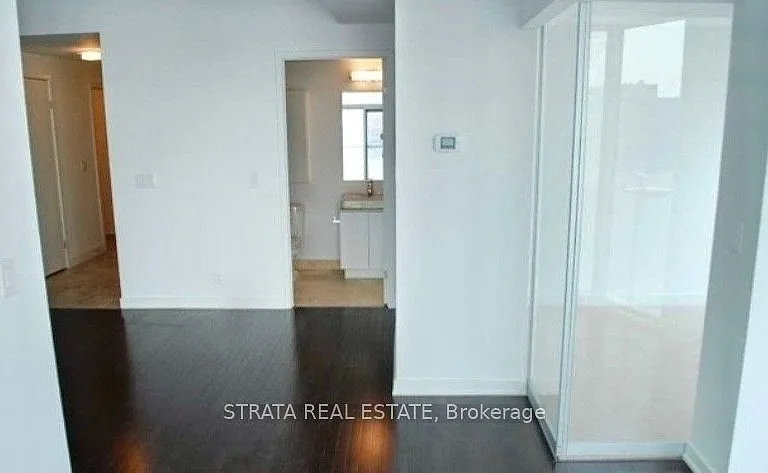 14 York St #902 — Photo 14