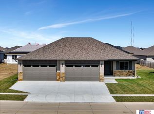 7410 Augustine Ave, Lincoln, NE 68516