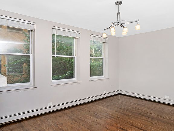 5th image of 626 W Waveland Ave APT 2D
