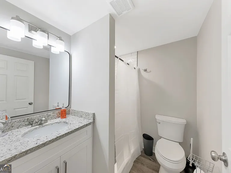 243 Georgia Ave N #B — Photo 14