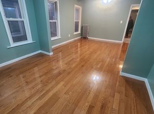 1-87 116th St, Richmond Hill, NY 11418