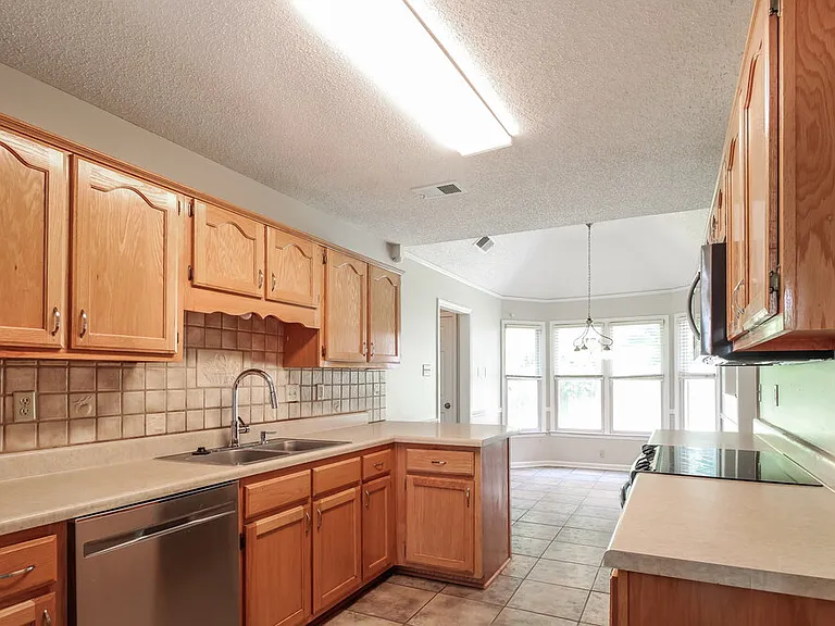 9354 Sarsen Dr — Photo 8