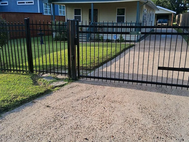 7335 Santiago St — Photo 2