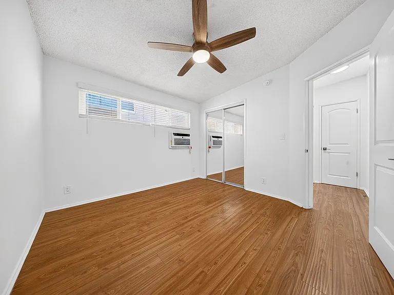 6944-6954 Coldwater Canyon Ave — Photo 33