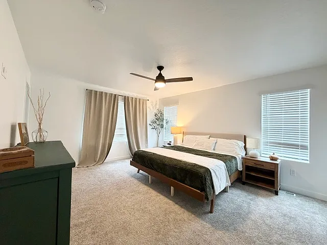 4 bed, 3.5 bath, 2300 sqft, $3,200 — Photo 4