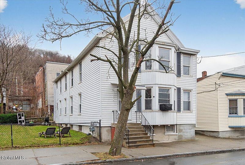 4th image of 1266 5th Avenue