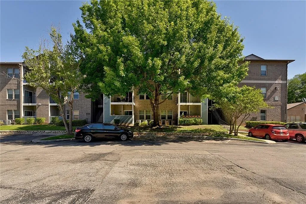 1 bed, 1.0 bath, 559 sqft, $750 — Photo 2
