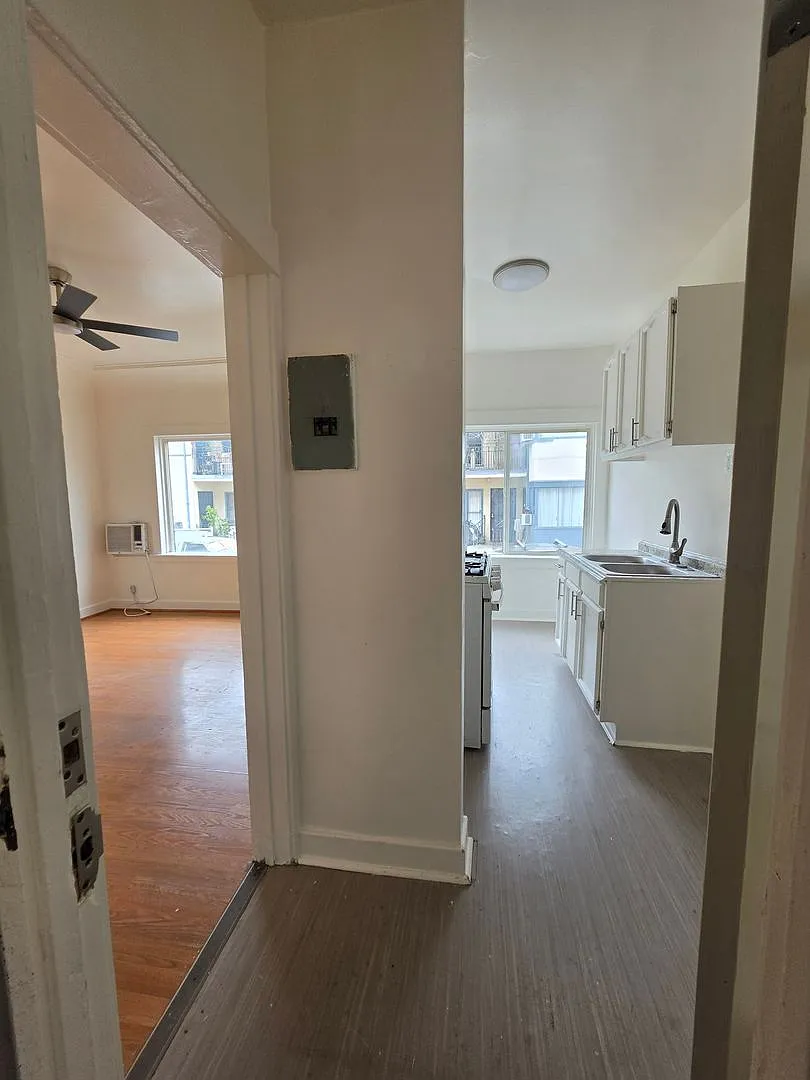 2110 S Bonsallo Ave — Photo 3