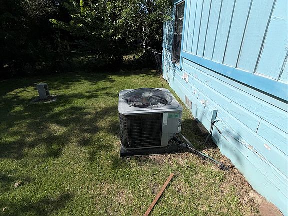 4th image of 616 White St