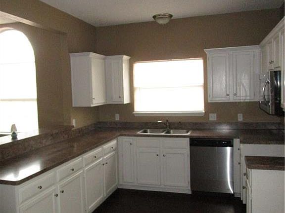 4th image of 1064 Glencrest Dr