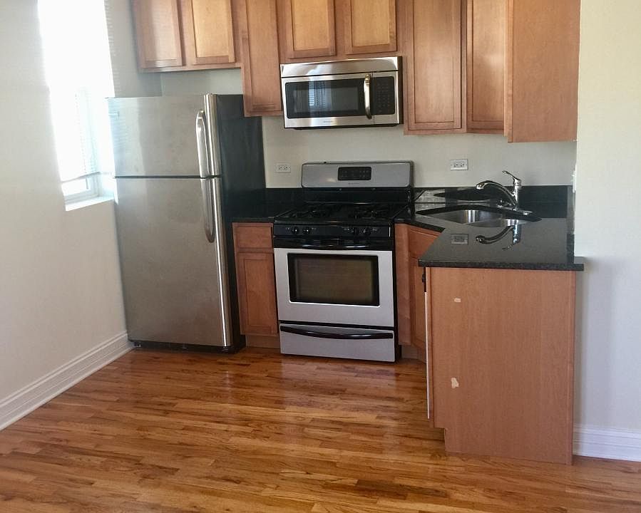 1st image of 1216 W Pratt Blvd