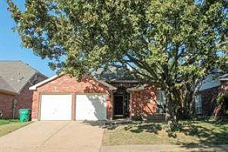 2932 Dover Dr — Photo 1