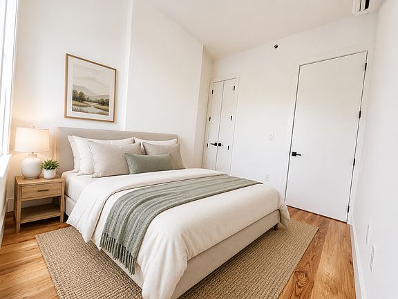 4th image of 1825 Woodbine St #3C