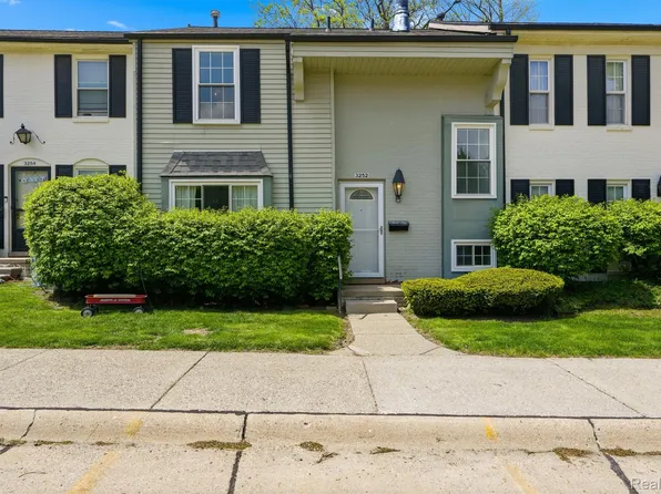 3252 Bolgos Cir, Ann Arbor, MI 48105