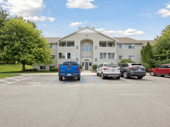8470 N Jasonville Ct SE #110, Caledonia, MI 49316