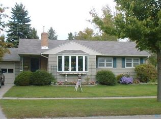 1018 24th Ave S, Grand Forks, ND 58201