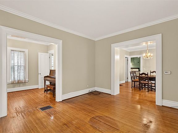 5th image of 123 Oakland St