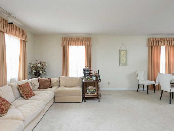 4th image of 7011 Palermo Dr