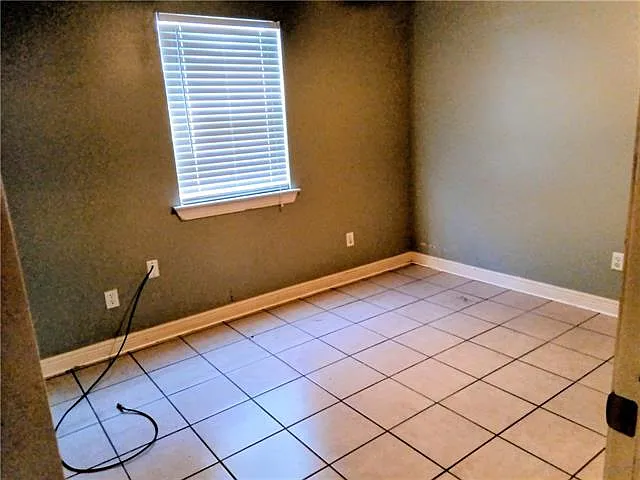 415 Oaklawn Dr — Photo 12